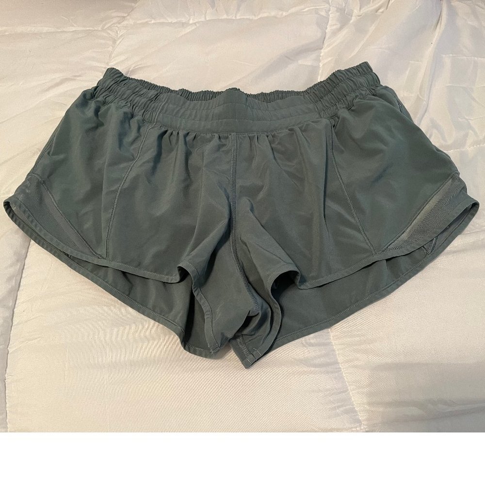 Tidewater Teal Hotty Hot 2.5 Shorts Size 10
